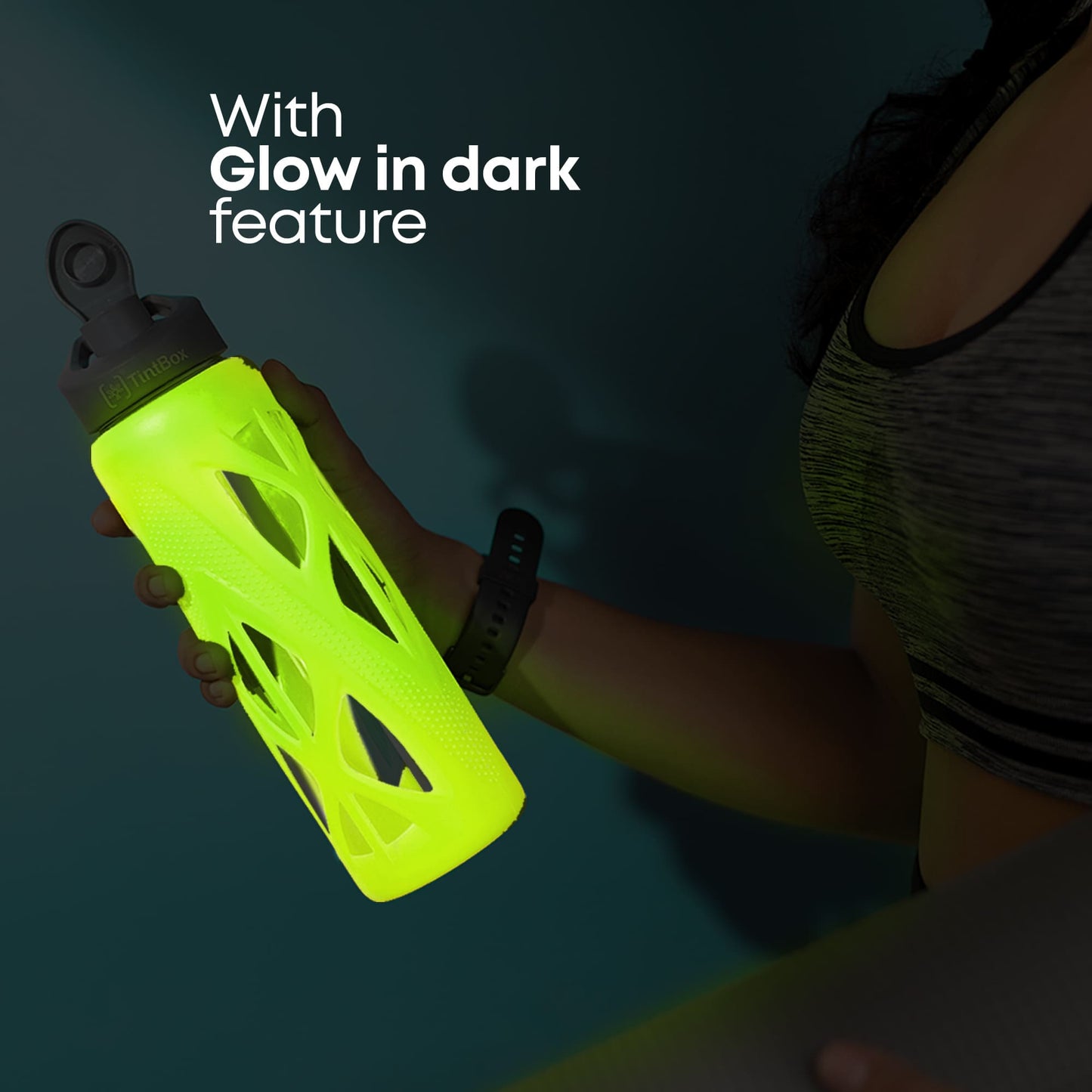 Borosilicate Glass Water Bottle with Protective Silicone Sleeve, 750 ml