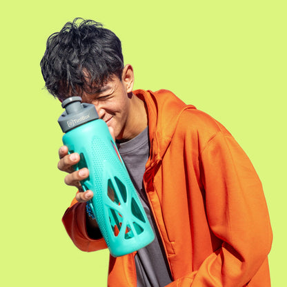 Borosilicate Glass Water Bottle with Protective Silicone Sleeve, 750 ml