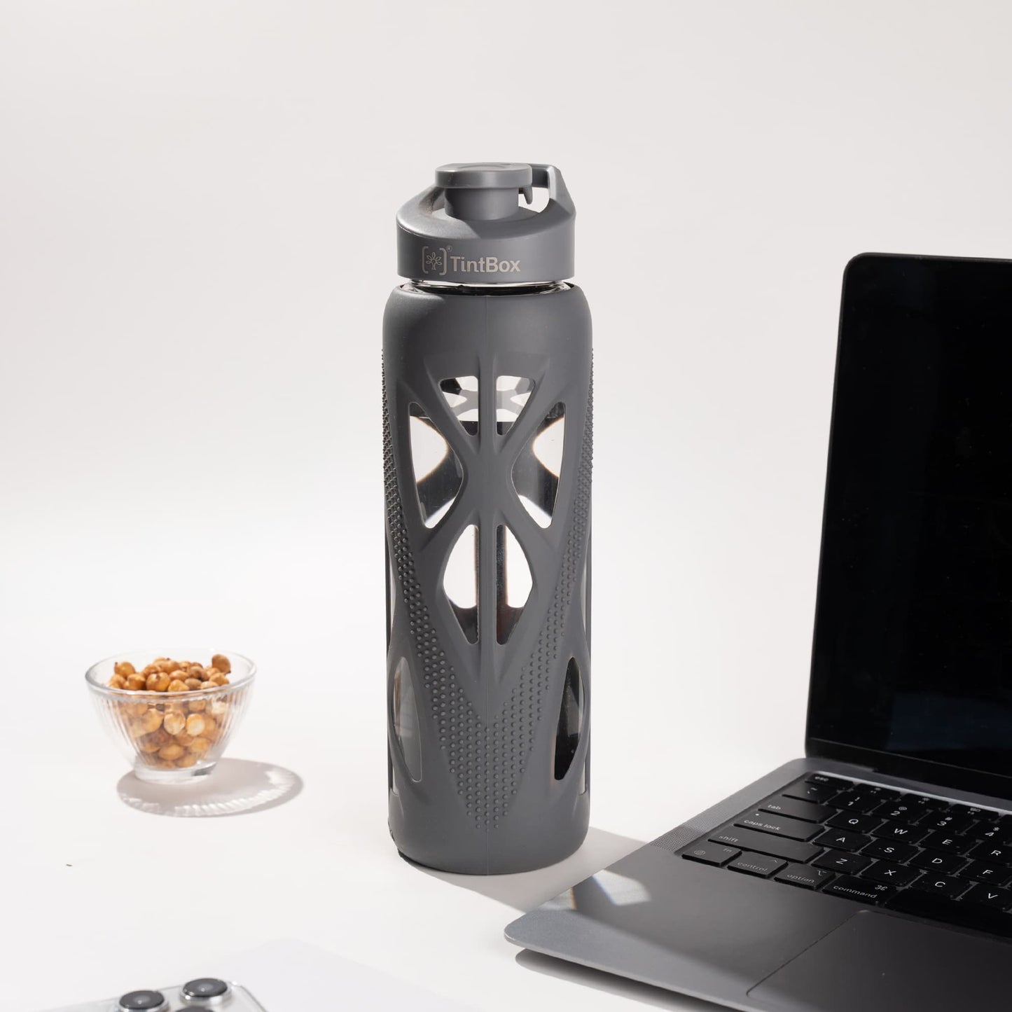 Borosilicate Glass Water Bottle with Protective Silicone Sleeve, 750 ml